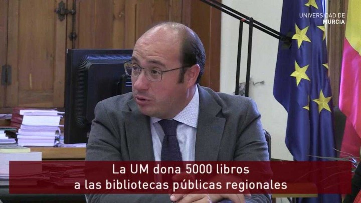 La UM dona 5000 libros a bibliotecas de la Región