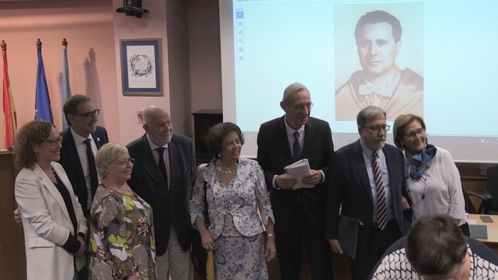 La UMU homenajea al profesor Ruiz de Elvira