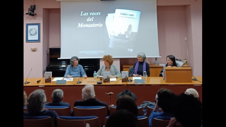 Presentación de la novela Las voces del monasterio / Giulia Conte (Zaida S. Terrer y Ana Verdú)